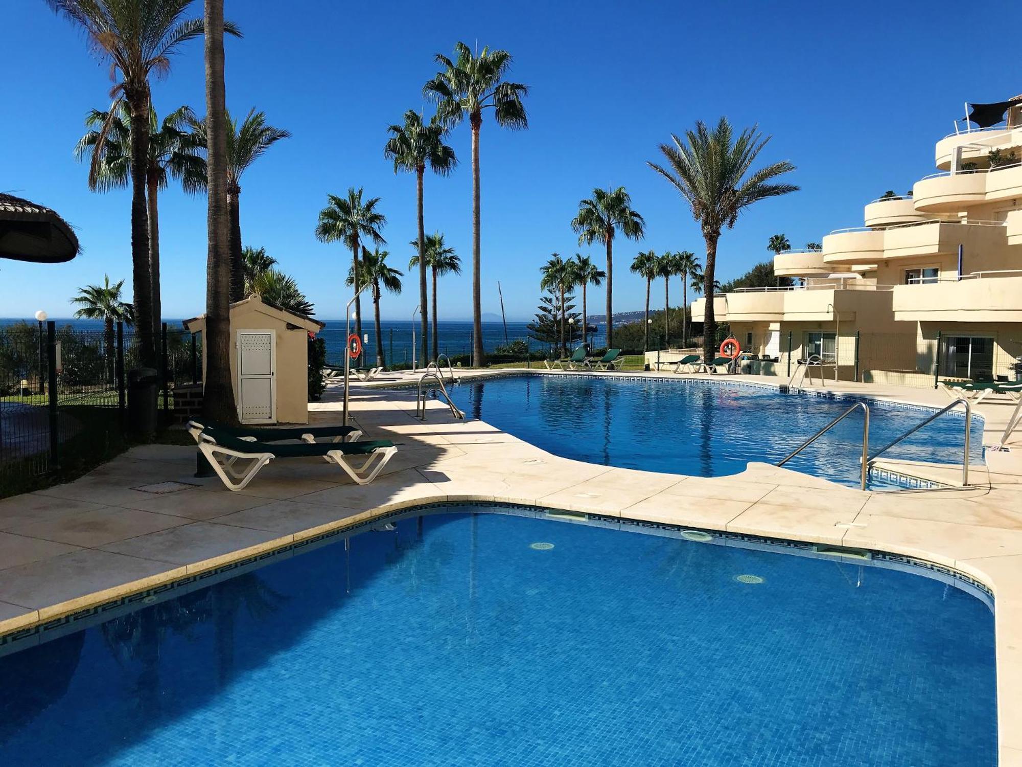 Apartments Bermuda Beach Estepona Dış mekan fotoğraf