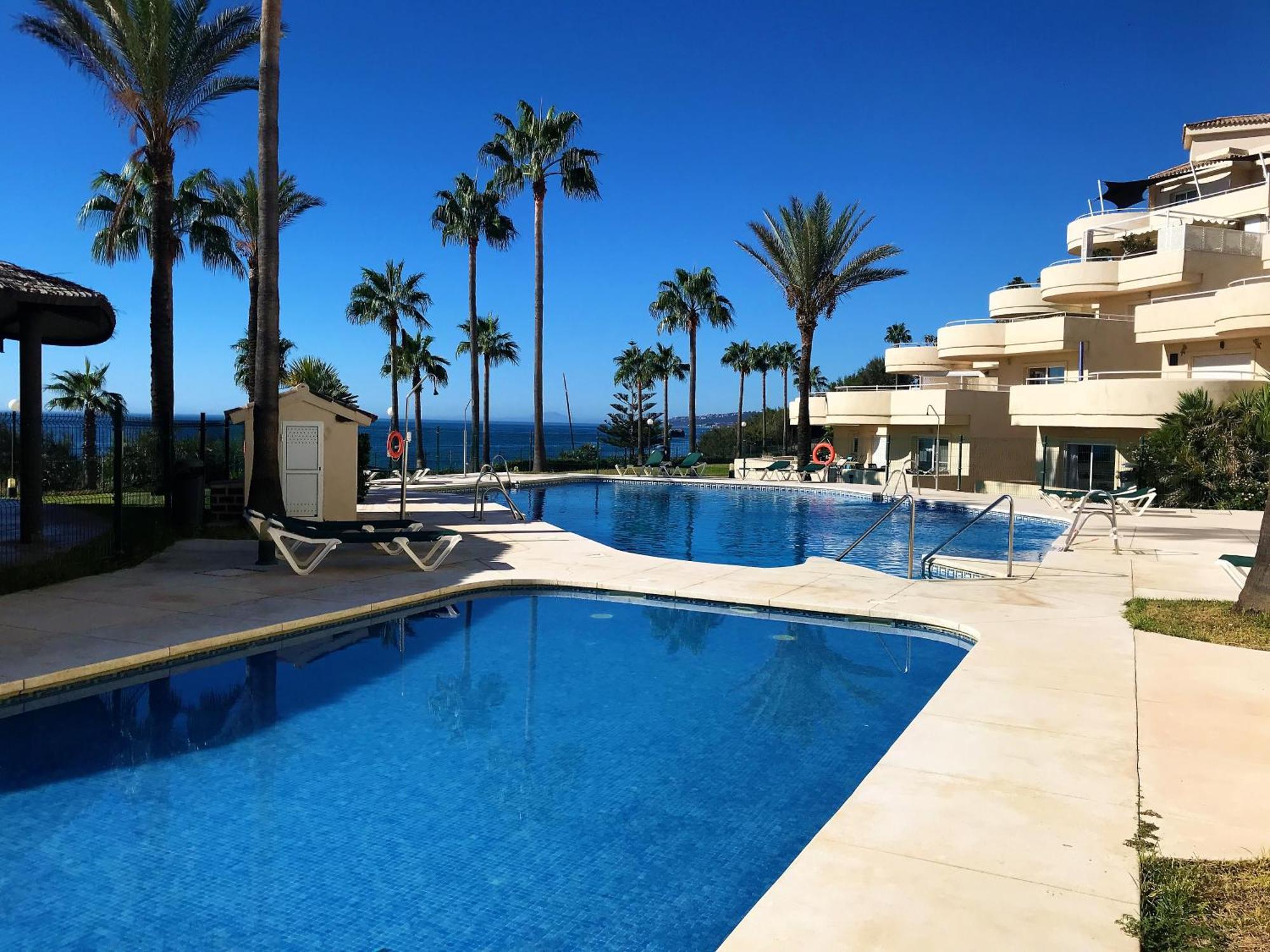 Apartments Bermuda Beach Estepona Dış mekan fotoğraf
